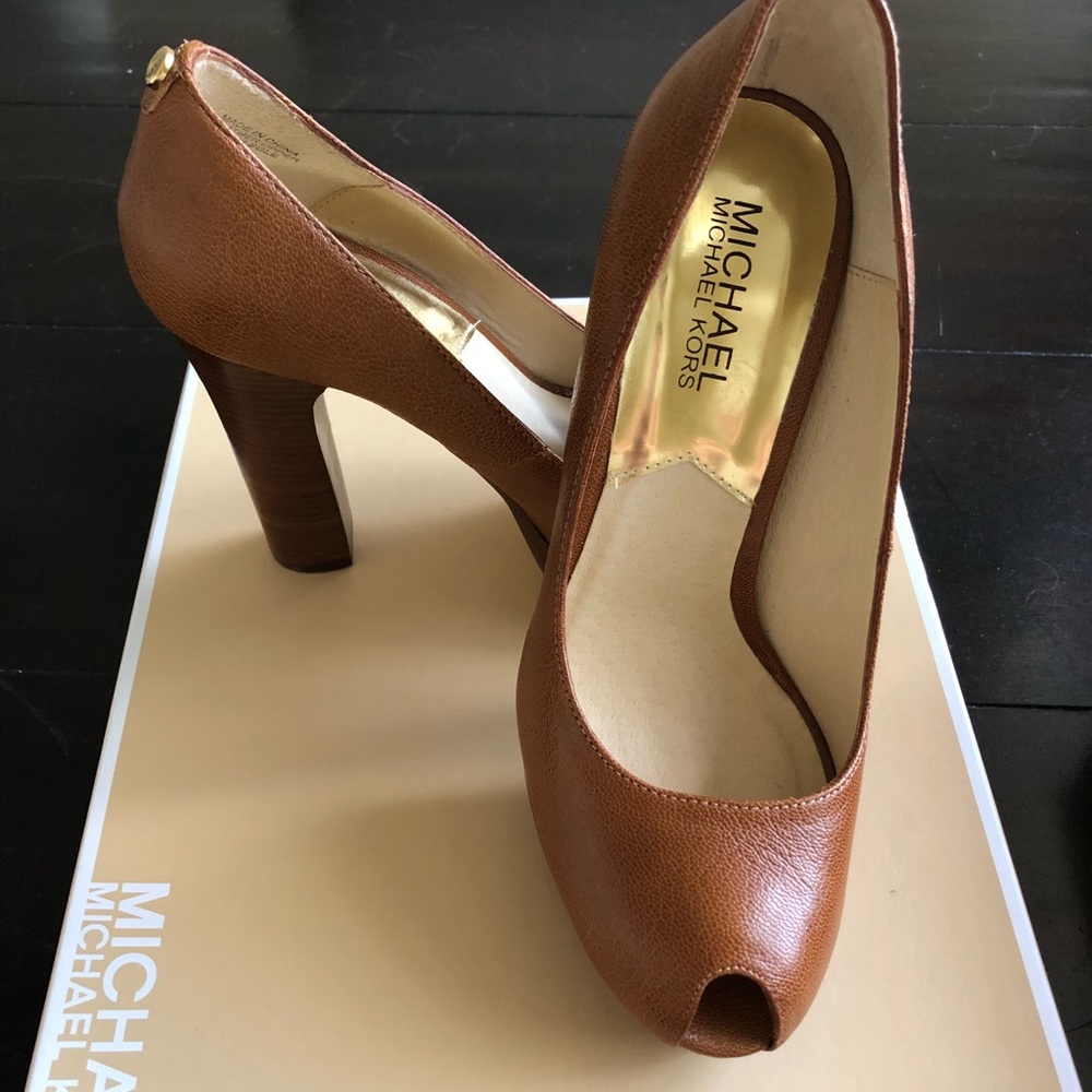 Michael Kors Lesly pumps